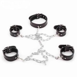 Collar with restraints black