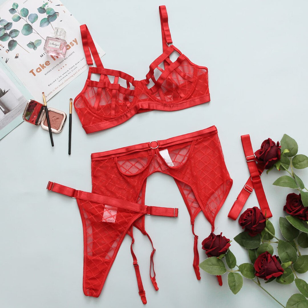 Diamond Net Three Piece Lingerie Set - S/M - Red 6