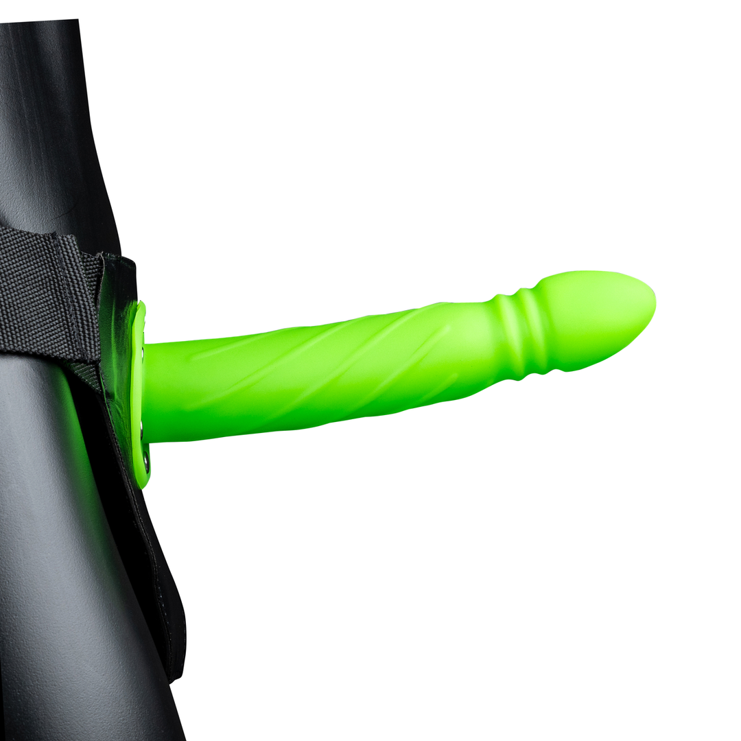 Glow in the Dark Twisted Hollow Strap-On - 8 / 20 cm - Neon Green 4