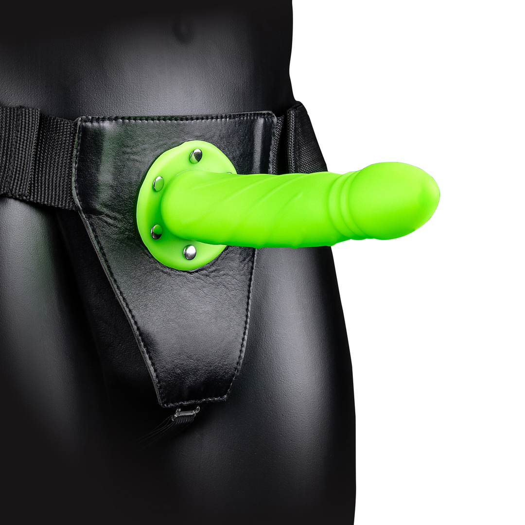 Glow in the Dark Twisted Hollow Strap-On - 8 / 20 cm - Neon Green 1