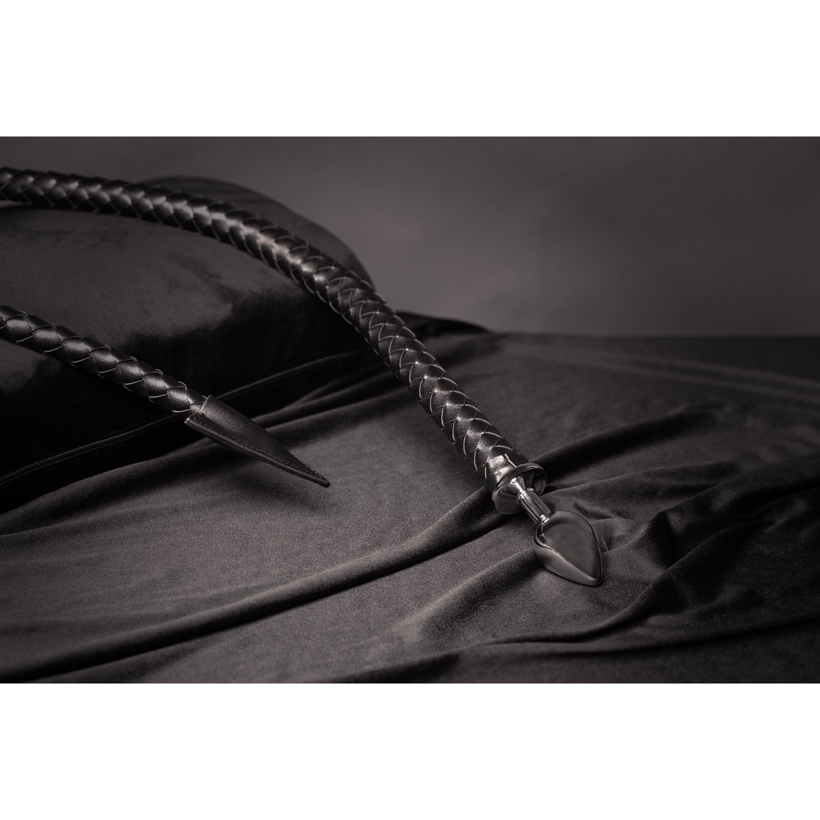 Metal Anal Plug Devil's Tail - Black 4