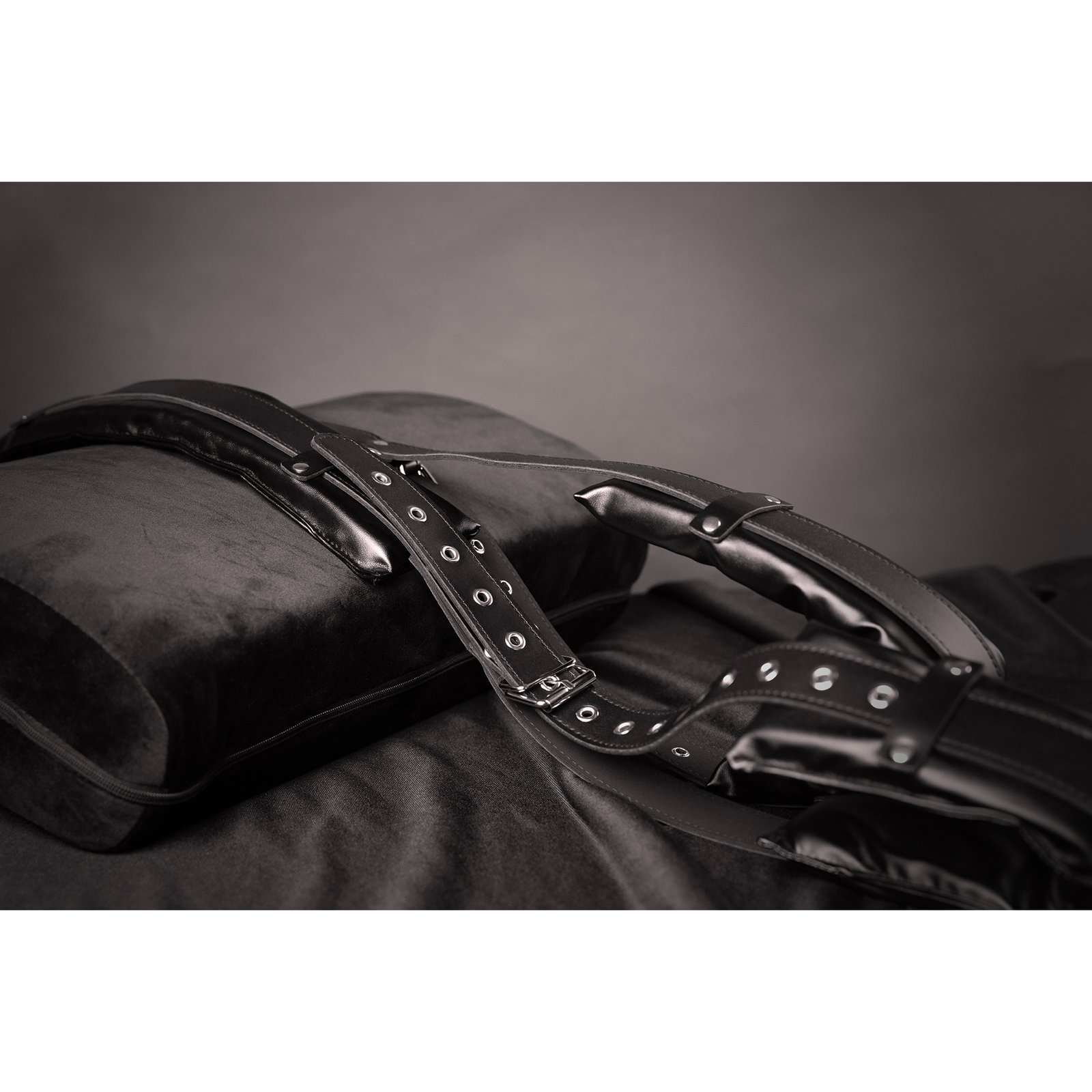 Padded Thigh Sling with Adjustable Straps - Black 5