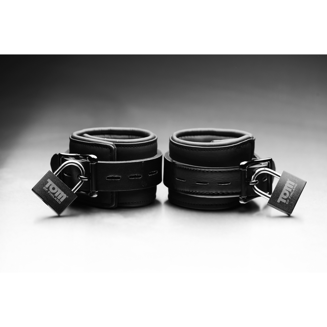 Neoprene Handcuffs with Lock 5